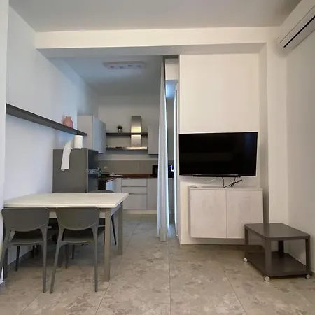 Ponente 2* تْشيزيناتيكو